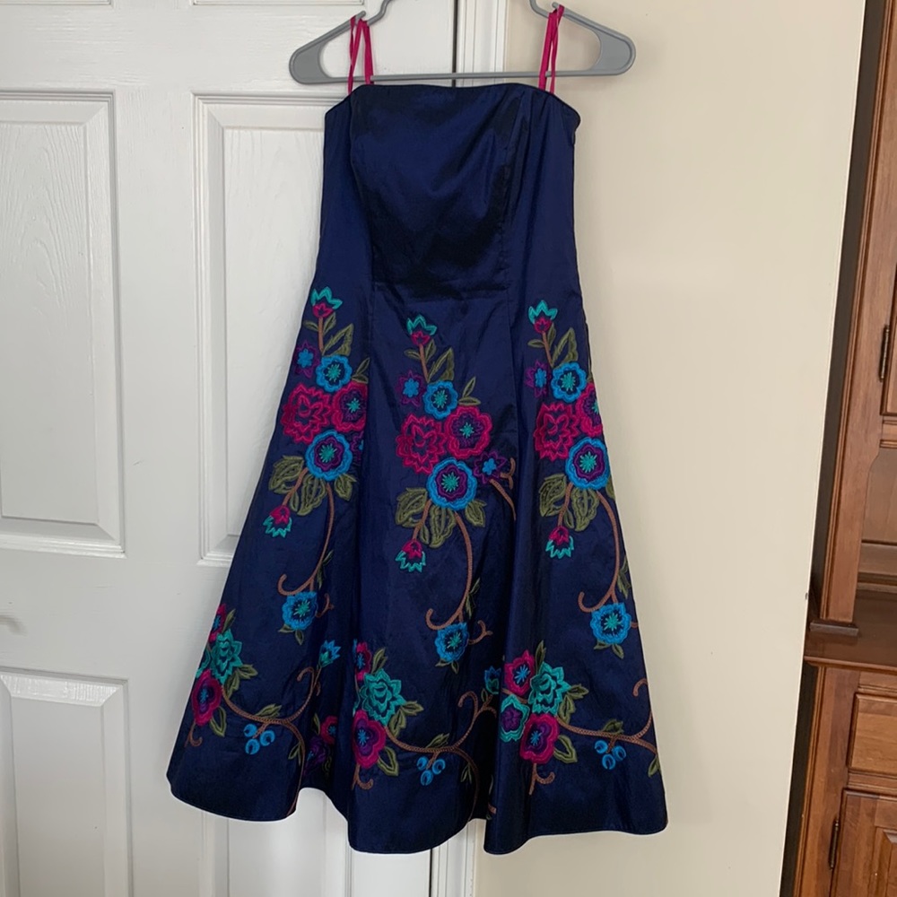 Strapless party dress with colorful embroidery Size 8